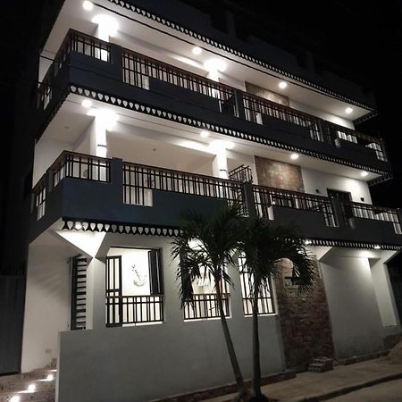 Hostal Marina Samana Bagian luar foto