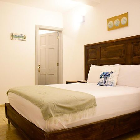 Hostal Marina Samana Bagian luar foto