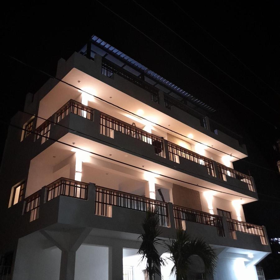 Hostal Marina Samana Bagian luar foto