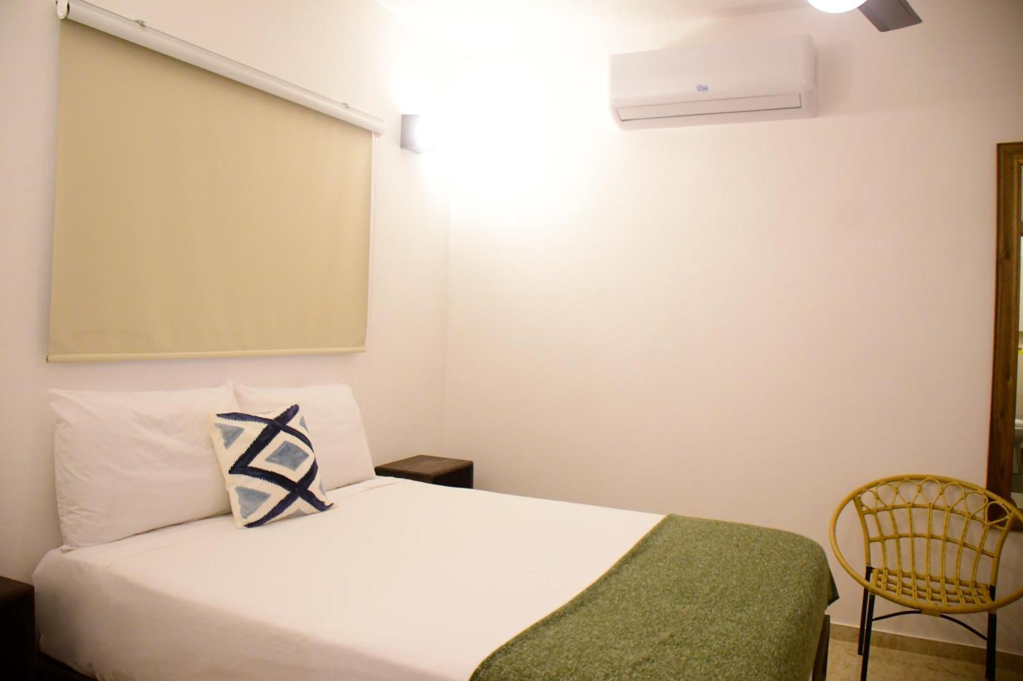 Hostal Marina Samana Bagian luar foto