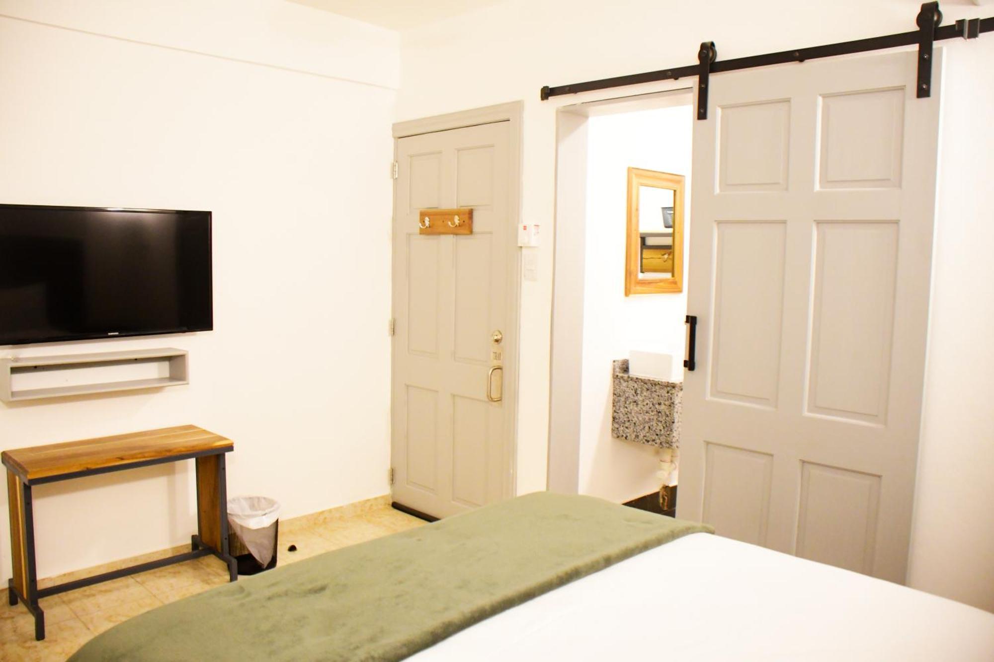Hostal Marina Samana Bagian luar foto