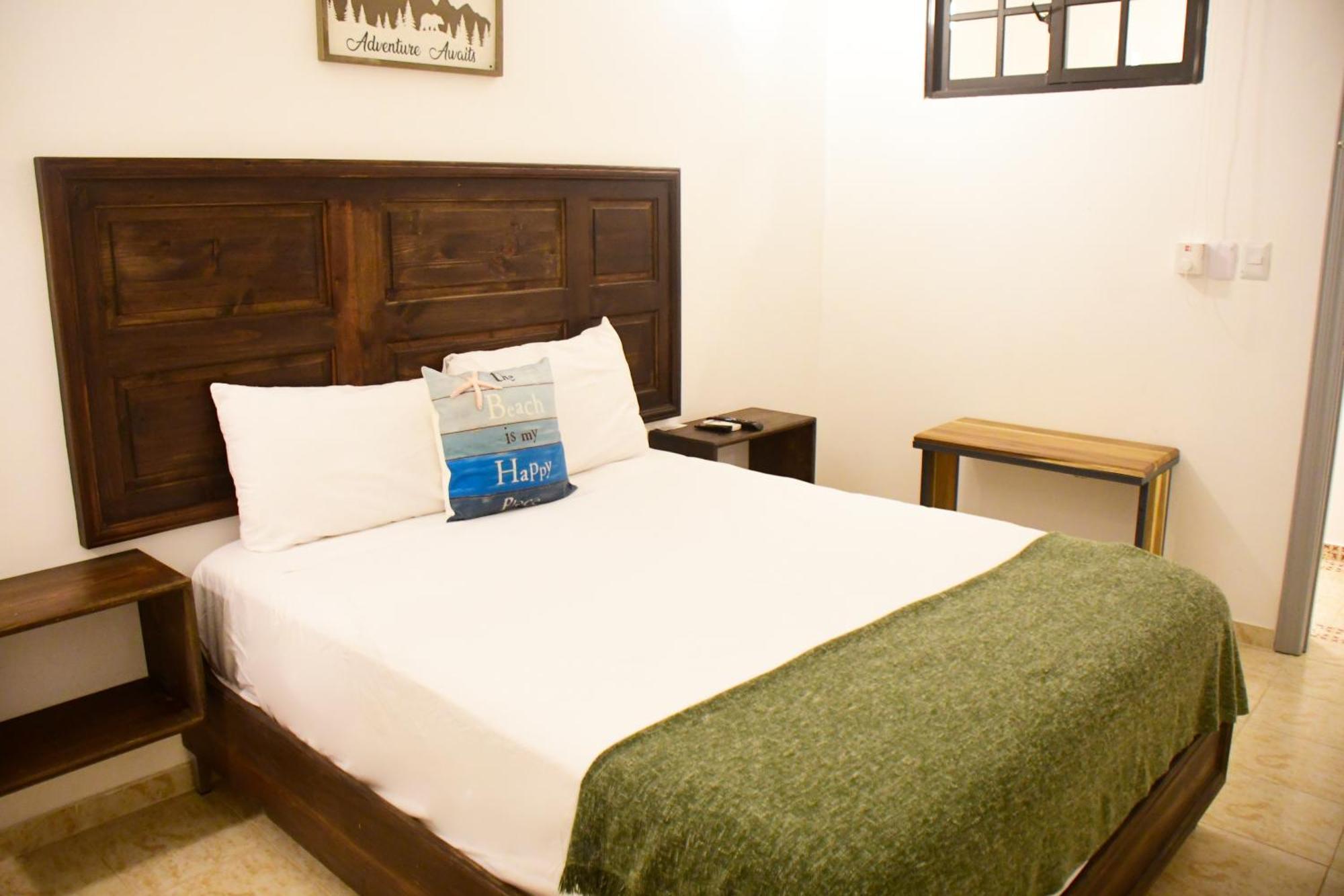 Hostal Marina Samana Bagian luar foto