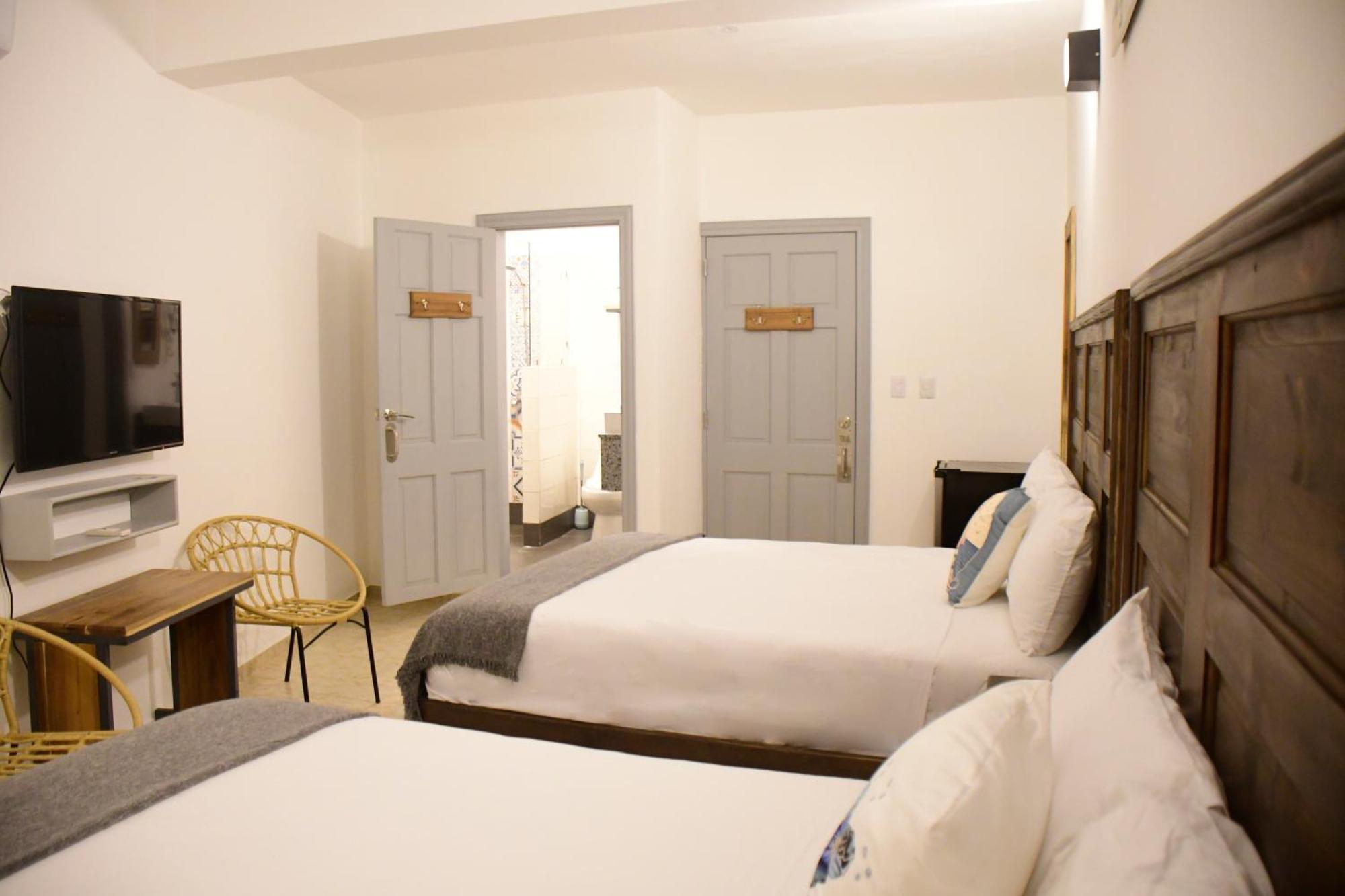 Hostal Marina Samana Bagian luar foto
