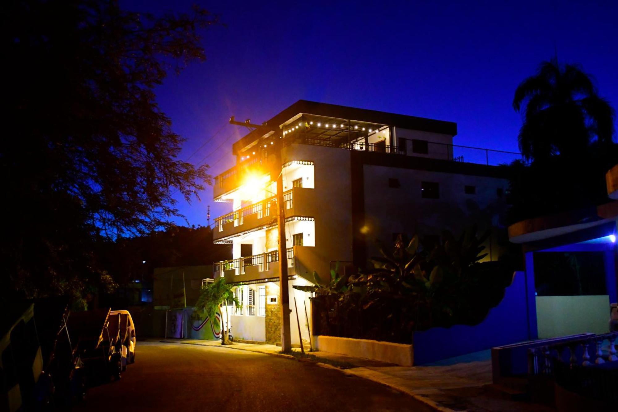Hostal Marina Samana Bagian luar foto