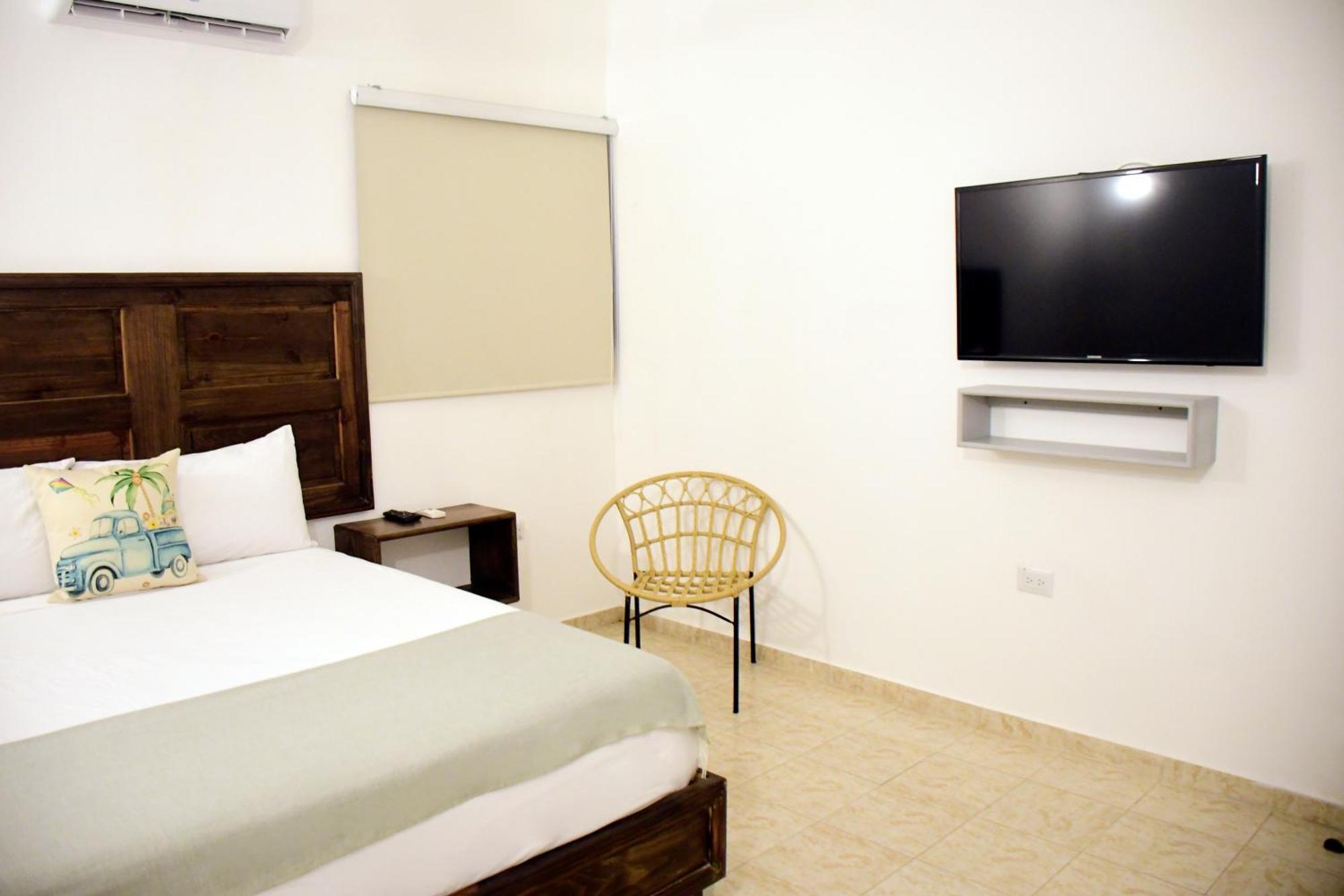 Hostal Marina Samana Bagian luar foto