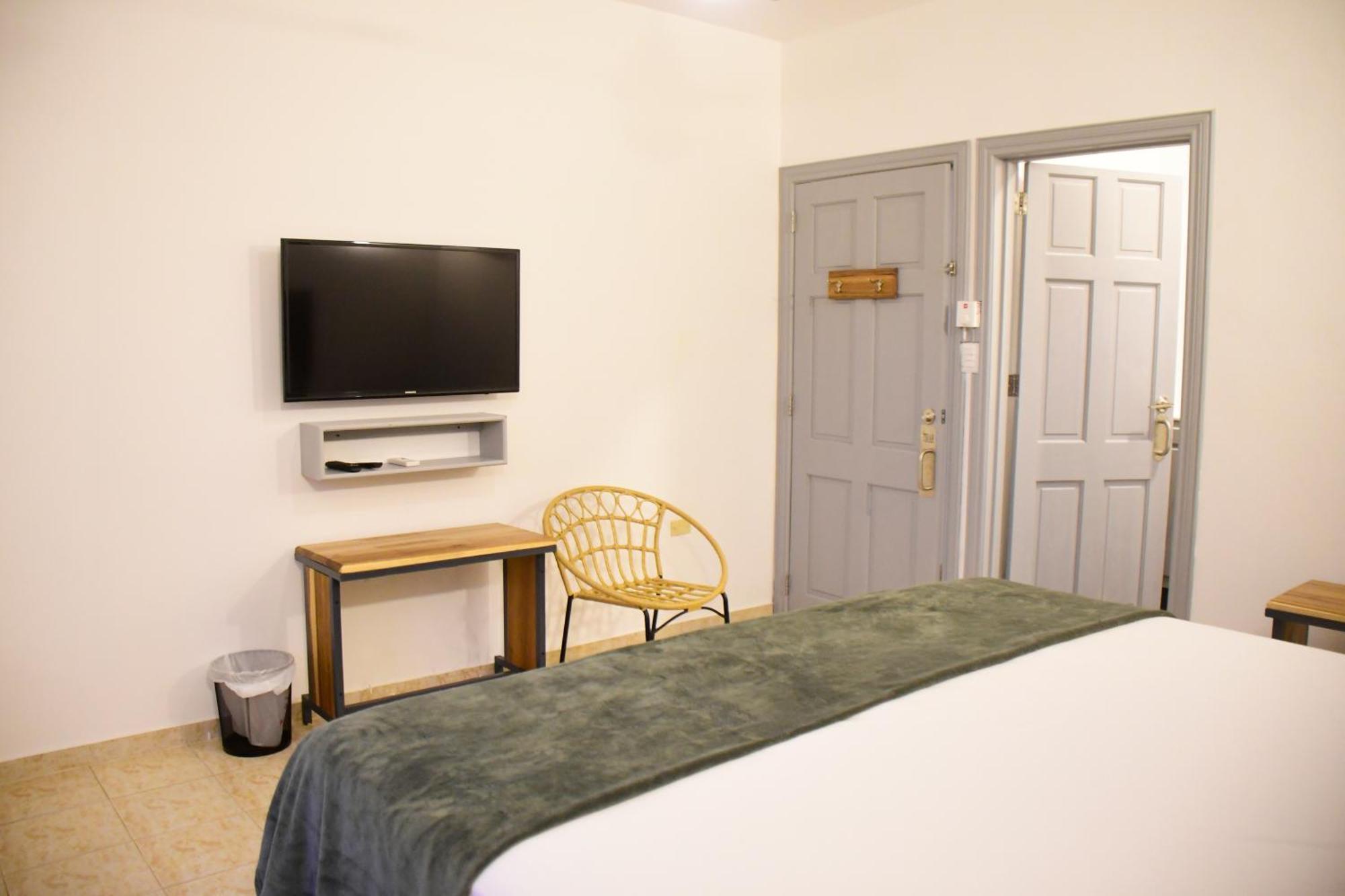 Hostal Marina Samana Bagian luar foto