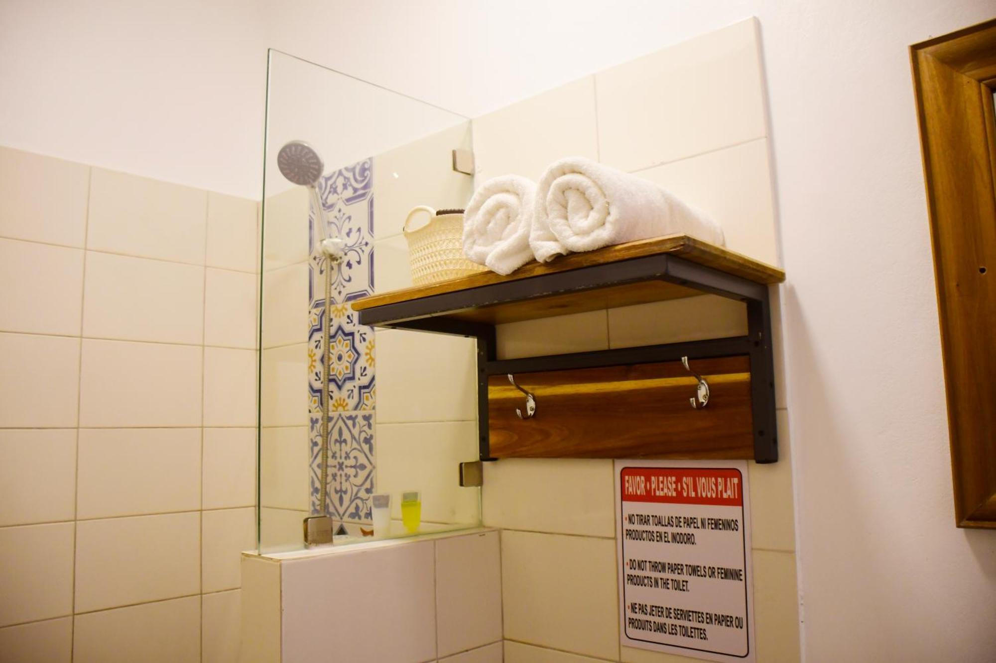 Hostal Marina Samana Bagian luar foto