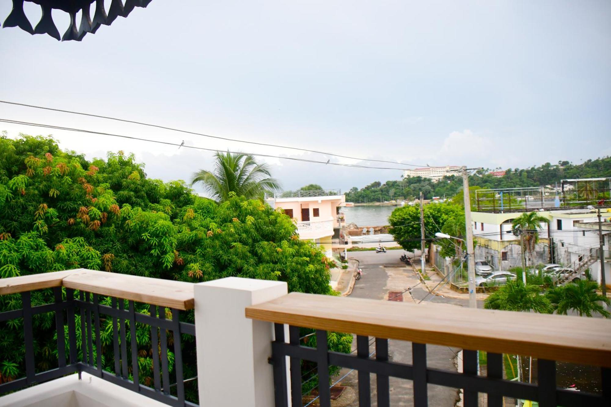 Hostal Marina Samana Bagian luar foto